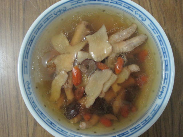 Solomonseal Rhizome (YuZhu) and Wolfberry Soup 玉竹杞子汤